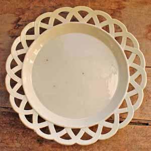 世紀後期 北フランス 軟陶器製 飾穴あき皿：雑貨系サーチエンジン